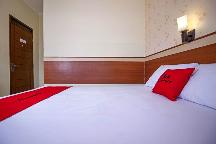 Imagen de la habitación del Hotel Reddoorz Plus @ Wastu Kencana. Foto 27