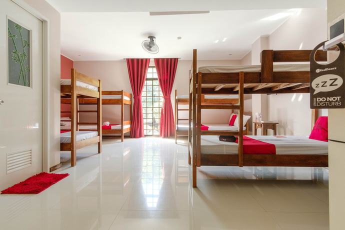 Imagen de la habitación del Hotel Reddoorz Plus @ West Nautical Road Puerto Galera. Foto 16