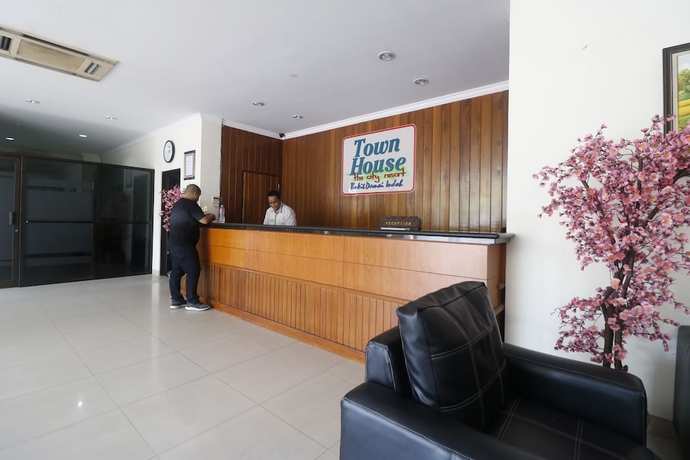 Imagen de los interiores del Hotel Reddoorz Premium @ Bukit Damai Indah. Foto 19