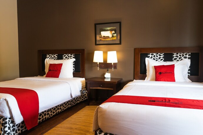 Imagen de la habitación del Hotel Reddoorz Premium @ Lido Sukabumi. Foto 20