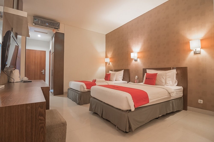 Imagen de la habitación del Hotel Reddoorz Premium Near Paris Van Java Mall. Foto 3