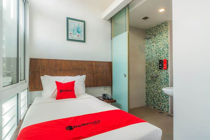 Imagen de la habitación del Hotel Reddoorz Premium @ Serangoon (sg Clean). Foto 9