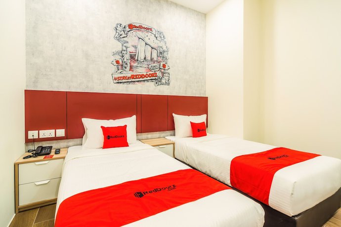 Imagen de la habitación del Hotel Reddoorz Premium @ Serangoon (sg Clean). Foto 13