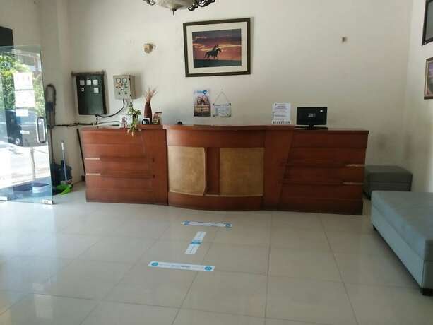 Imagen general del Hotel Reddoorz @ Raya Ngagel 2. Foto 10