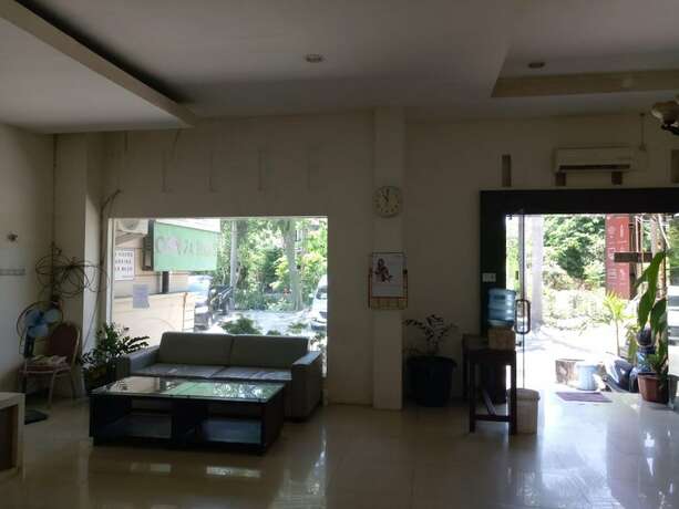 Imagen general del Hotel Reddoorz @ Raya Ngagel 2. Foto 14