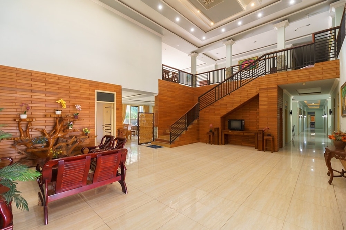 Imagen de los interiores del Hotel Reddoorz Resort Premium @ Sangkan Hurip Kuningan. Foto 16