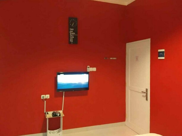 Imagen de la habitación del Hotel Reddoorz @ Sindangbarang Bogor. Foto 9