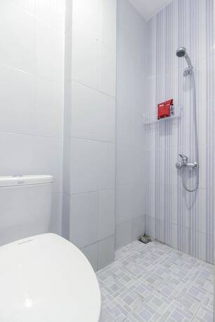 Imagen general del Hotel Reddoorz Syariah Near Metropolitan Mall Bekasi. Foto 17