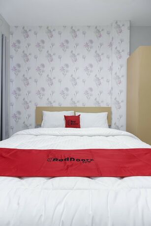 Imagen de la habitación del Hotel Reddoorz Syariah Near Metropolitan Mall Bekasi. Foto 30