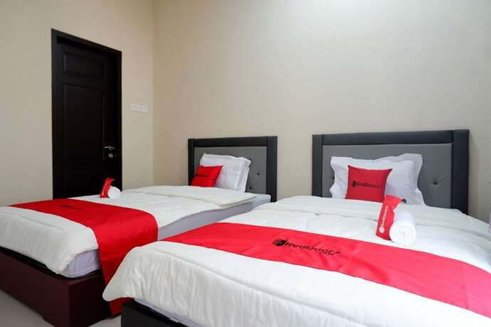 Imagen de la habitación del Hotel Reddoorz Syariah Near Rsud Margono Purwokerto. Foto 7