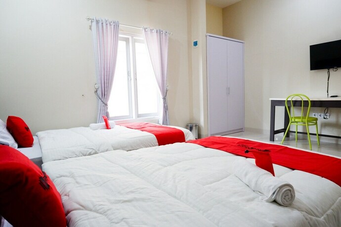 Imagen de la habitación del Hotel Reddoorz Syariah Near Rsud Margono Purwokerto. Foto 8