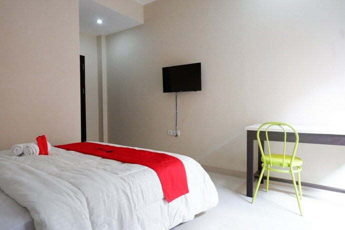 Imagen de la habitación del Hotel Reddoorz Syariah Near Rsud Margono Purwokerto. Foto 11