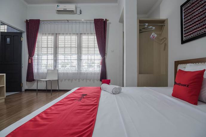 Imagen de la habitación del Hotel Reddoorz Syariah Plus @ Banjarbaru. Foto 9