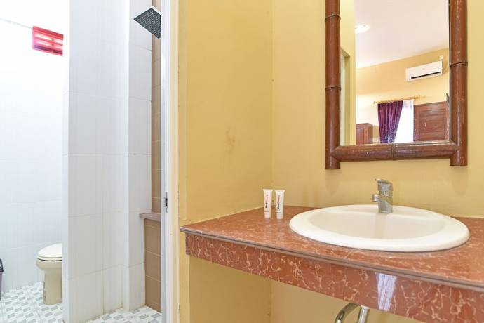 Imagen de la habitación del Hotel Reddoorz @ Uluwatu Bali. Foto 6