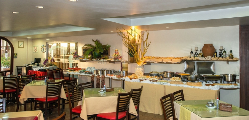 Imagen del bar/restaurante del Hotel Rede Andrade Bello Mare Comfort. Foto 5
