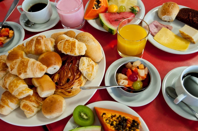 Imagen del bar/restaurante del Hotel Rede Andrade Bello Mare Comfort. Foto 8