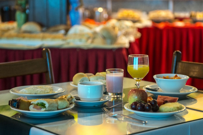 Imagen del bar/restaurante del Hotel Rede Andrade Bello Mare. Foto 2