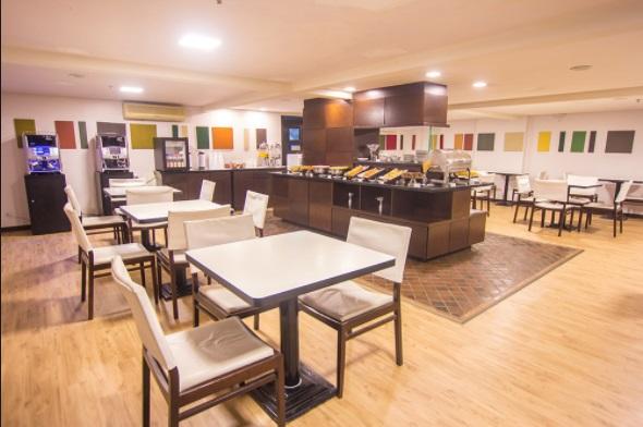 Imagen del bar/restaurante del Hotel Rede Andrade Cwb. Foto 2