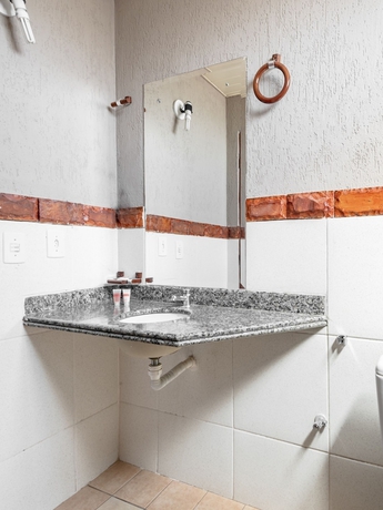 Imagen de la habitación del Hotel Rede Andrade Goiania Centro. Foto 14