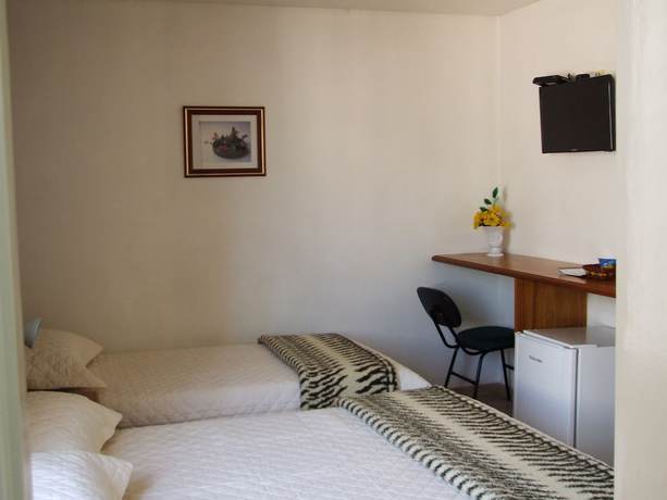 Imagen de la habitación del Hotel Rede Andrade Gua&iacute;ra. Foto 3