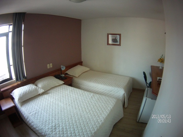 Imagen de la habitación del Hotel Rede Andrade Gua&iacute;ra. Foto 7