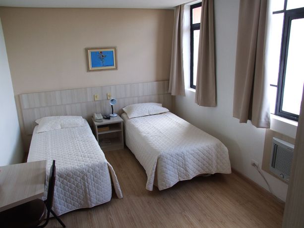 Imagen de la habitación del Hotel Rede Andrade Gua&iacute;ra. Foto 11