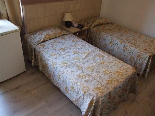 Imagen de la habitación del Hotel Rede Andrade Gua&iacute;ra. Foto 13