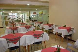 Imagen del bar/restaurante del Hotel Rede Andrade Mau&aacute; Express. Foto 3