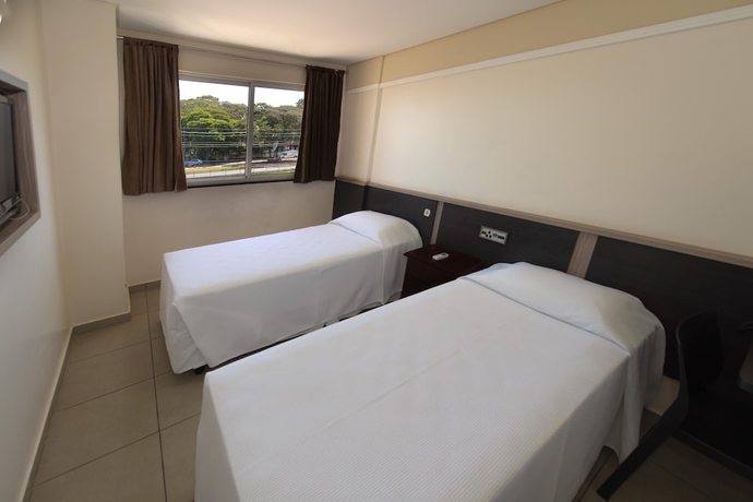 Imagen de la habitación del Hotel Rede Andrade Vivaldi. Foto 9