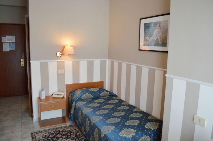 Imagen de la habitación del Hotel Redebora. Foto 4