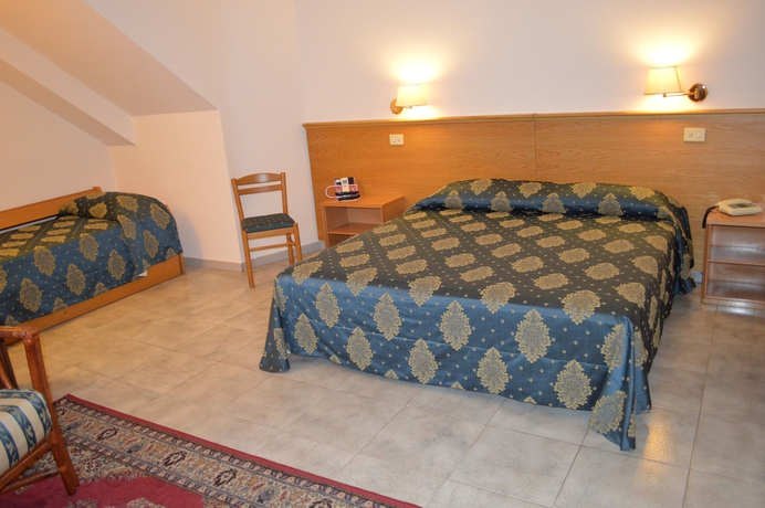 Imagen de la habitación del Hotel Redebora. Foto 5