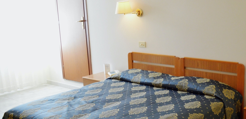 Imagen de la habitación del Hotel Redebora. Foto 6