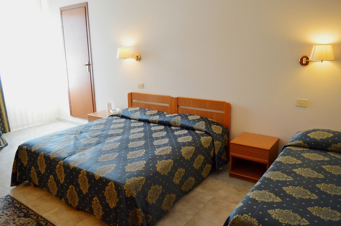 Imagen de la habitación del Hotel Redebora. Foto 7