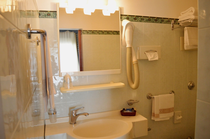 Imagen de la habitación del Hotel Redebora. Foto 9