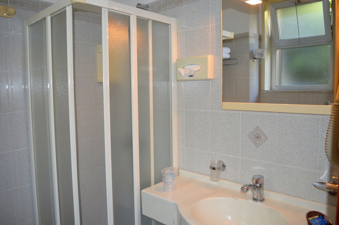 Imagen de la habitación del Hotel Redebora. Foto 10