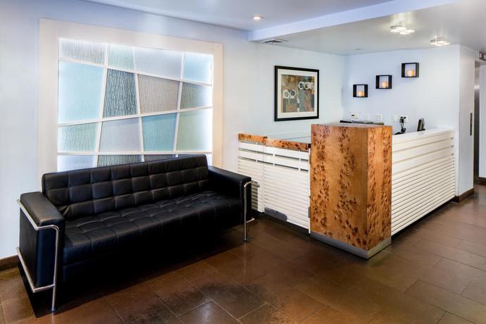 Imagen de los interiores del Hotel Redford. Foto 9