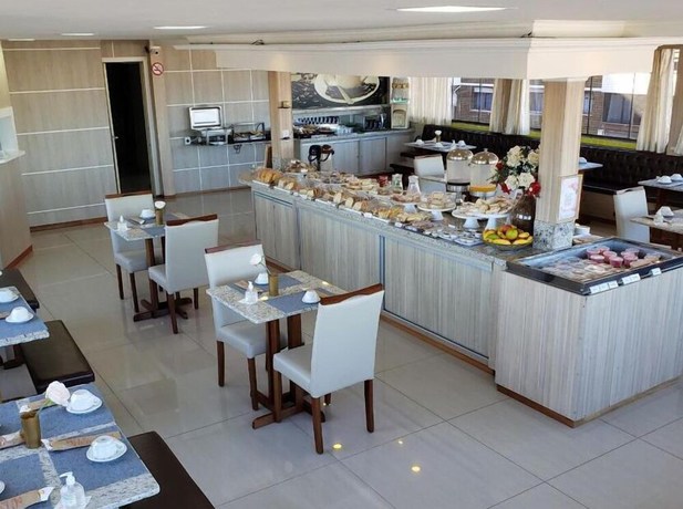 Imagen del bar/restaurante del Hotel Rediadri. Foto 2