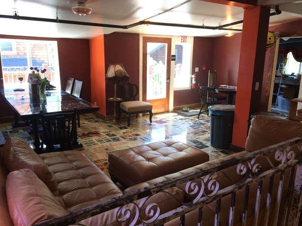 Imagen del bar/restaurante del Hotel Redlight Historic Bunk and Speakeasy. Foto 2