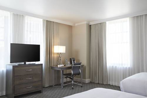 Imagen de la habitación del Hotel Redmont Birmingham, Curio Collection By Hilton. Foto 7
