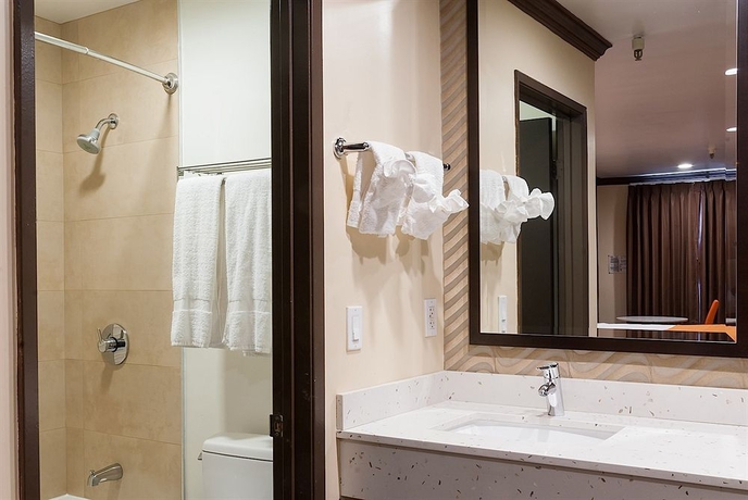 Imagen de la habitación del Hotel Redondo Pier Inn. Foto 5