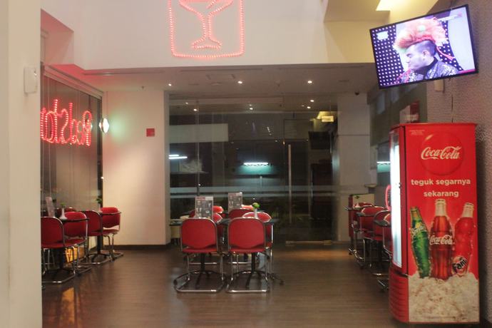 Imagen del bar/restaurante del Hotel Redstar. Foto 8