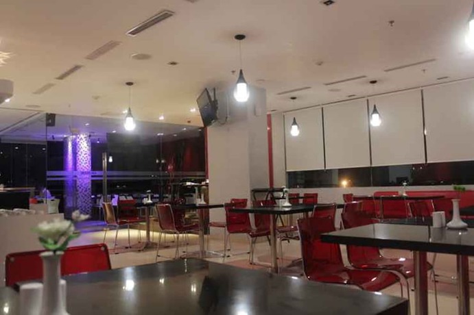 Imagen del bar/restaurante del Hotel Redstar. Foto 9