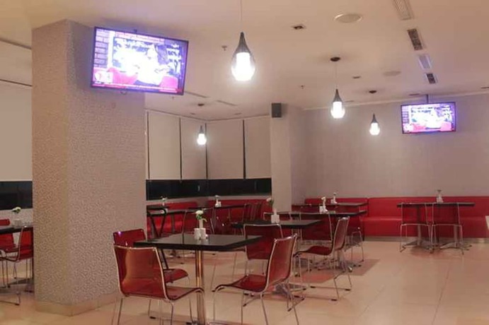 Imagen del bar/restaurante del Hotel Redstar. Foto 10