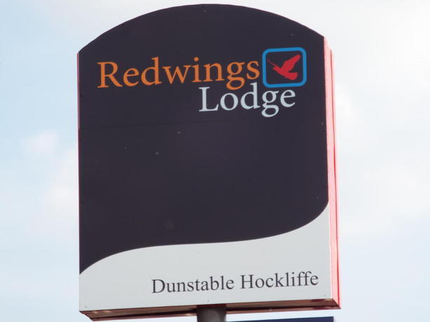 Imagen de los exteriores del Hotel Redwings Lodge Dunstable. Foto 6