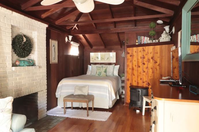Imagen de la habitación del Hotel Redwood Hollow Cottages. Foto 11