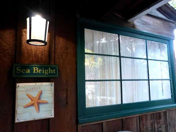 Imagen de los interiores del Hotel Redwood Hollow Cottages. Foto 20