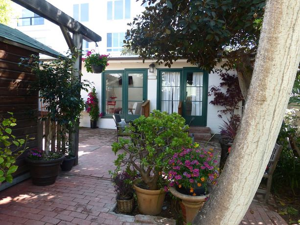 Imagen general del Hotel Redwood Hollow Cottages. Foto 1