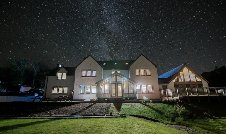 Imagen de los exteriores del Hotel Redwood House Hotel. Foto 18