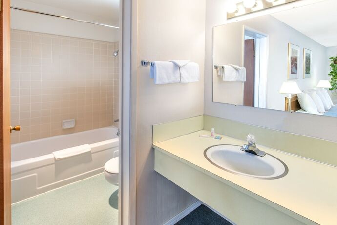 Imagen de la habitación del Hotel Redwood Inn, Crescent City. Foto 10