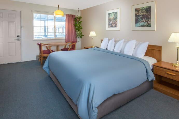 Imagen de la habitación del Hotel Redwood Inn, Crescent City. Foto 11